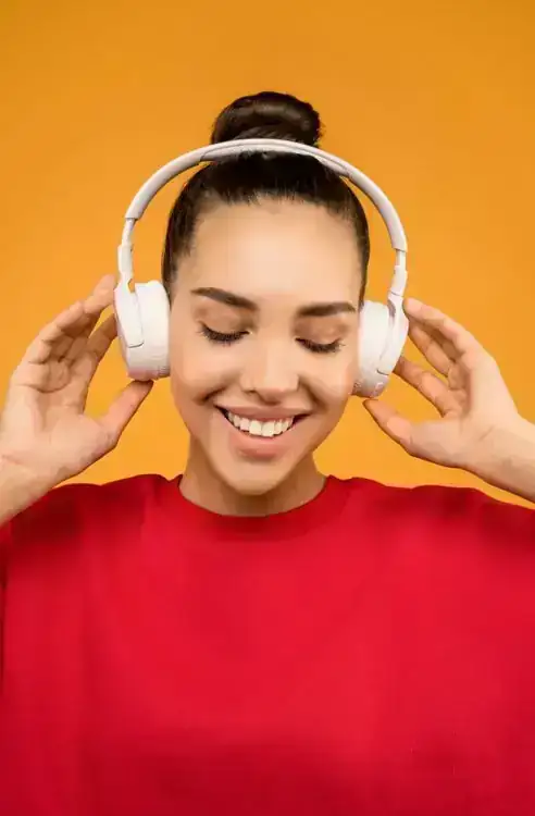 Best AI Podcast Recording Tools 2026 (Studio Quality Without a Studio)