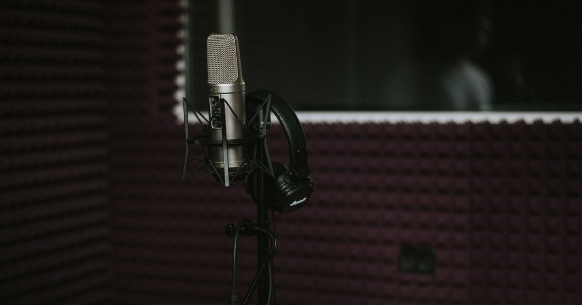 7 Best AI Podcast Editing Tools in 2026: Expert Comparison & Buyer's Guide