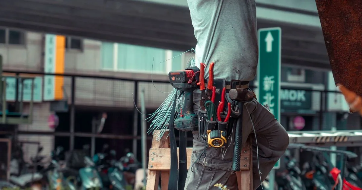 Best AI Tools for Plumbers and Electricians 2026: 3 Top Platforms Compared