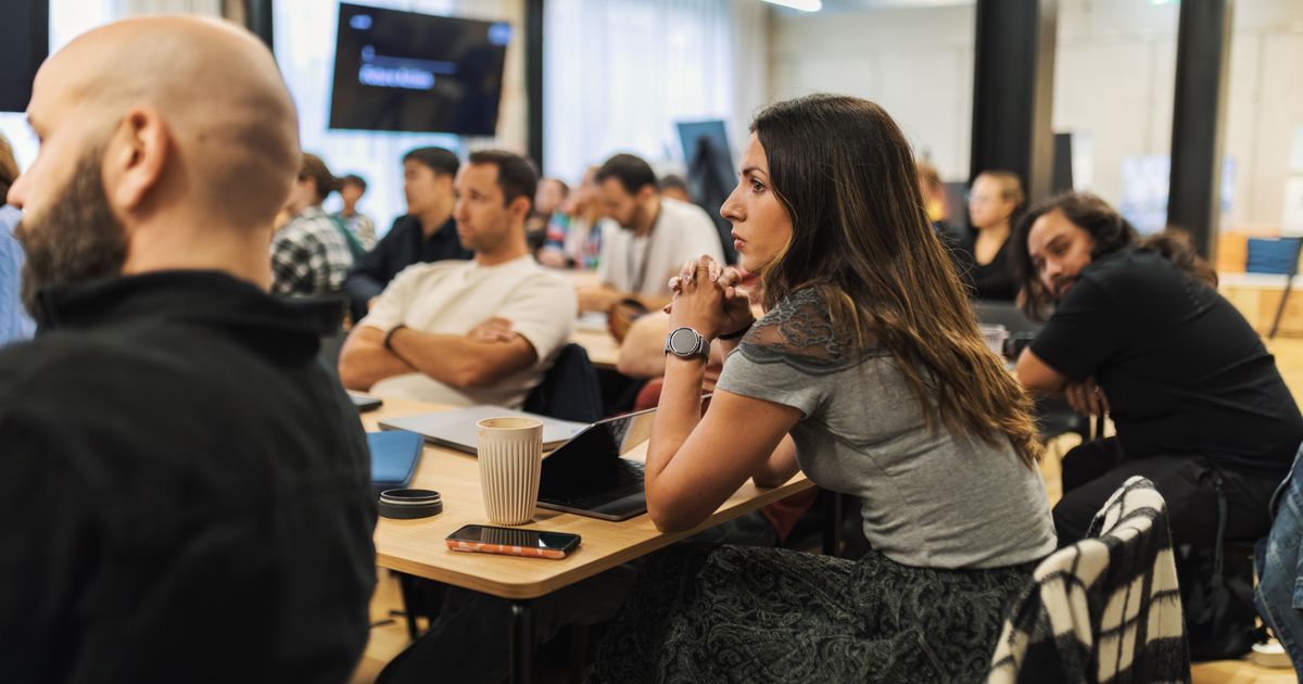 7 Best AI Tools for Customer Education 2026: Expert Comparison & Buyer's Guide