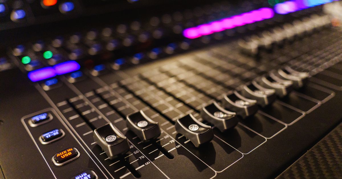 7 Best AI Music & Audio Tools 2026: Expert Comparison Guide