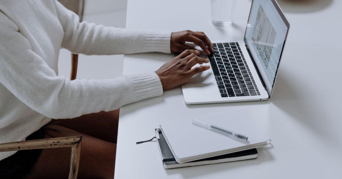 Zoho Zia Review 2026 – Your AI Sales Assistant for CRM & Business Insights