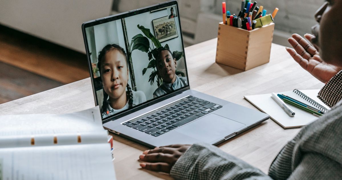 Best AI Tools for Tutors 2026: MagicSchool.ai vs Khanmigo