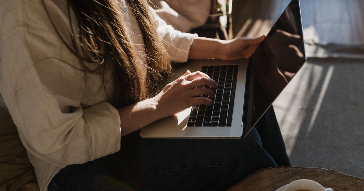 Best AI Tools for Bloggers 2026: Surfer SEO, Jasper AI & More Compared
