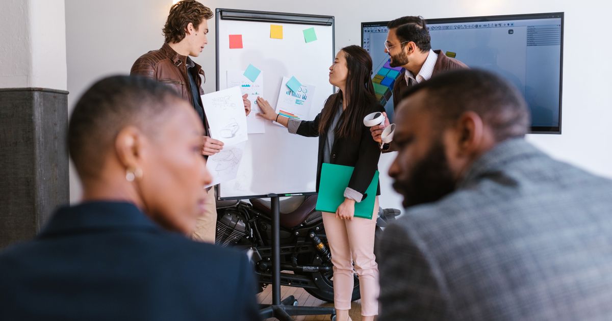 7 Best AI Pitch Deck Creators in 2026: Expert Comparison Guide