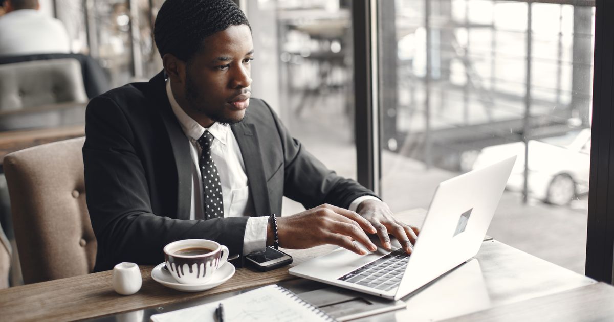 7 Best AI Tools for LinkedIn in 2026: Expert Comparison & Buyer's Guide