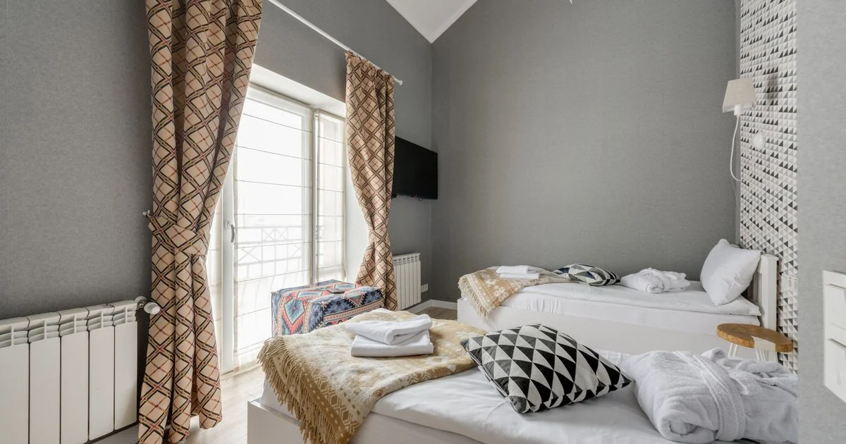 2 Best AI Tools for Airbnb Hosts in 2026: Expert Comparison