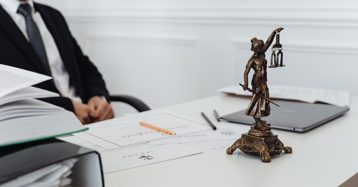 Best AI Tools for Paralegals 2026: CoCounsel vs Lexis+ AI Compared