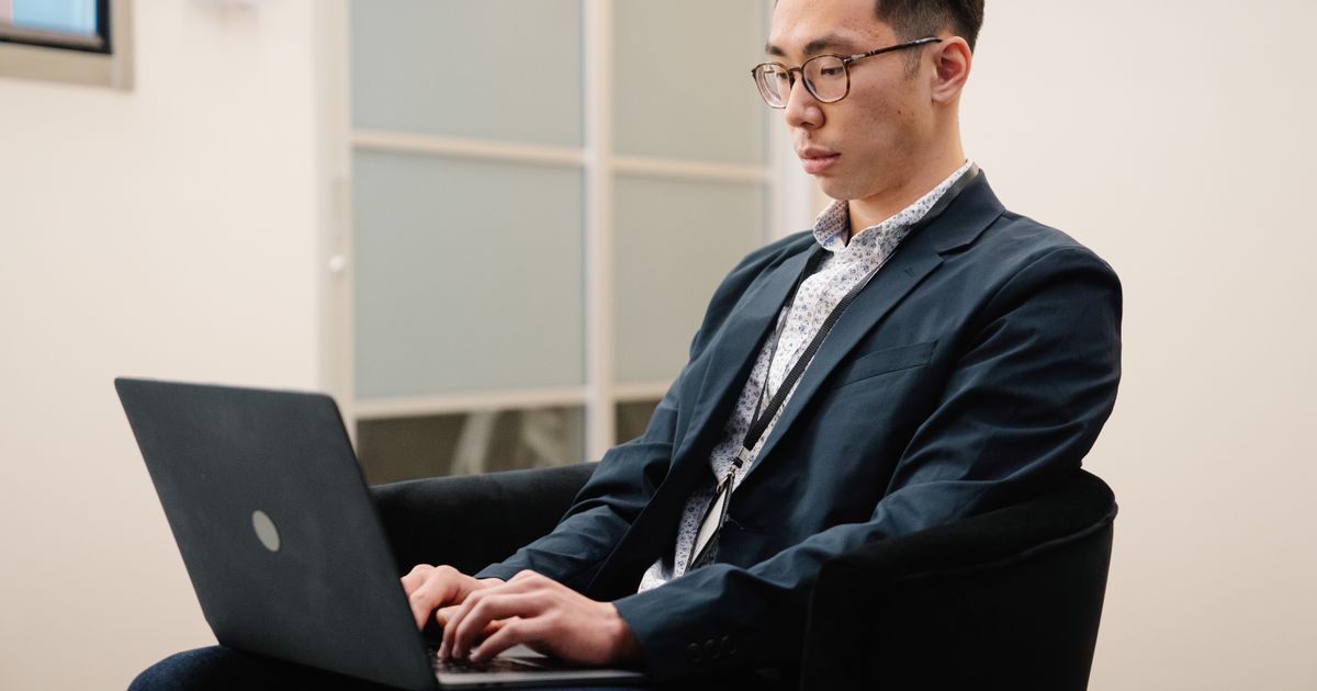 7 Best AI LinkedIn Post Generators in 2026: Expert Comparison & Buyer's Guide