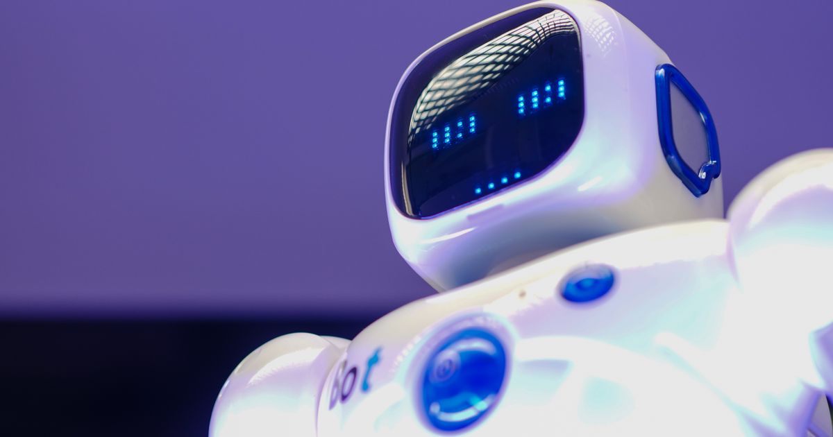 7 Best AI Chatbot Builders in 2026: Expert Comparison & Buyer's Guide